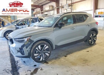 Volvo XC40 2024 Volvo XC 40 Plus 2024 2.0 Benzyna 194KM