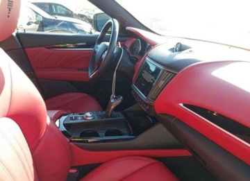 Maserati Levante 2021 Maserati Levante 2021, 3.0L, 4x4, od ubezpieczalni 3.0 Benzyna 345KM, zdjęcie 9