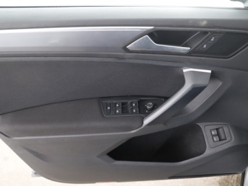 Volkswagen Tiguan II 2023 Volkswagen Tiguan | Hybryda | Kamera Cofania | Dig, zdjęcie 9