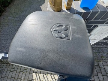 Подлокотник Додж Рам 2010 года.