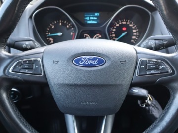 Ford Focus III Hatchback 5d facelifting 1.5 TDCi 95KM 2017 Ford Focus 1.5 TDCi, Salon Polska, Klima, zdjęcie 17