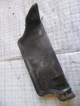 AUDI A4 B5 НАКЛАДКА НА СТОЙКУ 8D0853589