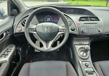 Honda Civic VIII Hatchback 3d 1.4 i-VTEC 100KM 2010 Honda Civic 1.4 Benzyna 100 KM, Niski przebieg,Polecam 1.3 Benzyna 100KM, zdjęcie 19