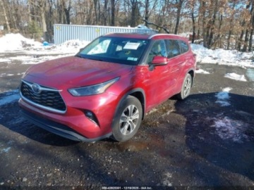 Toyota Highlander III 2022 Toyota Highlander Hybrid XLE, 2022r., 4x4, 2.5L 2.5 Hybryda 186KM, zdjęcie 1