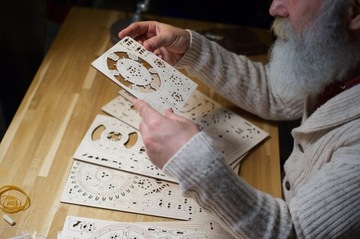 АЭРО ЧАСЫ. НАСТЕННЫЕ ЧАСЫ С МАЯТНИКОМ