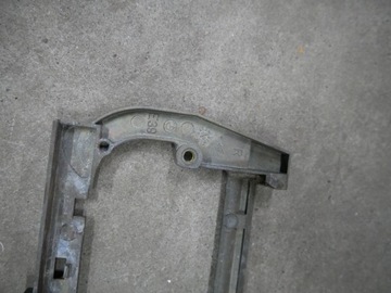 BMW E39 DRŽÁK STOJAN KAZETA RÁMEČEK DRŽÁKY TÁHLO KLIKY ZADNÍ PRAVÝ ALU