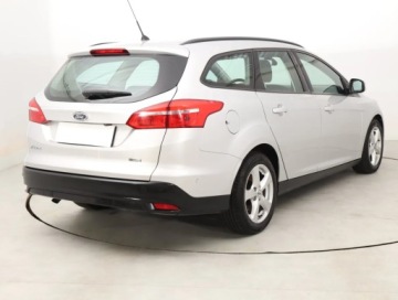 Ford Focus III Kombi Facelifting 1.0 EcoBoost 125KM 2015 Ford Focus 1.0 EcoBoost, Navi, Klima, Tempomat, zdjęcie 4