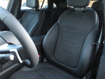 Mercedes GLC C254/X254 Coupe 2.0 200 204KM 2025 GLC Coupe 200 4-Matic AMG Line 2.0 (204KM) 2025, zdjęcie 4