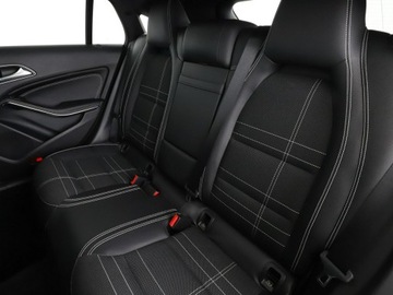 Mercedes CLA C117 Shooting Brake 1.6 180 122KM 2015 Mercedes CLA 180 automat bi-xenon panorama, zdjęcie 16