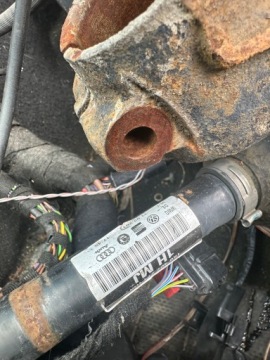 ЛЕВЫЙ ПОВОРОТНЫЙ КУЛАК SKODA OCTAVIA 2 II RS