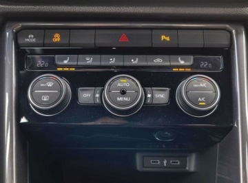 Volkswagen T-Roc I SUV 1.5 TSI ACT 150KM 2021 Volkswagen T-Roc Premium Pakiety, ACC, Kamera, Digital Cockpit, Rozpoznaw, zdjęcie 26