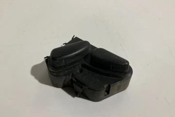 KNOFLÍKY REGULACE PRAVÉHO SEDADLA MERCEDES-BENZ E (W211) 2108213851 2.0L