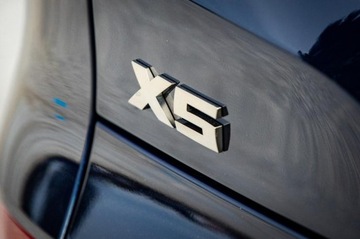 BMW X5 M50D ZNAK NÁPIS ZNAKY M-POWER PACKET G05 F15 E70 VÍKO KUFRU ZADNÍ