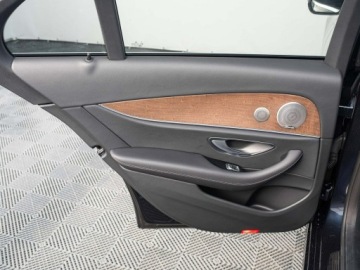 Mercedes Klasa E W213 Limuzyna Facelifting 2.0 220d 200KM 2022 Mercedes E 220 GD2T409#220 d Avantgarde Podgrz.f, zdjęcie 22