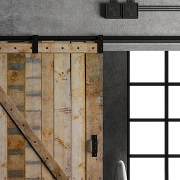 НИЖНИЕ РОЛИКИ НАПРАВЛЯЮТ ПОЛ К РЕГУЛИРУЕМОМУ САРАЮ