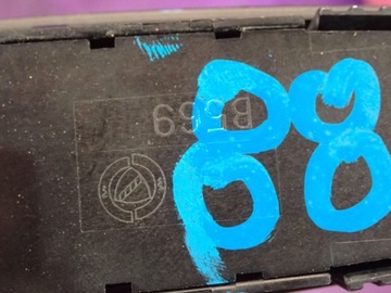 FIAT STILO 01-10 PŘEPÍNAČ REGULACE SKEL ZRCÁTKO B569