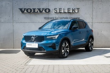 Volvo XC40 Crossover Facelifting 2.0 B4 197KM 2024 Volvo XC 40 B4 Ultra Dark Mild Hybrid Benzyna