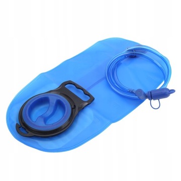 Мешок для воды объемом 2 л с трубкой для питья и шкалой.