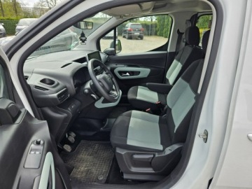 Citroen Berlingo III Osobowy M 1.2 PureTech 110KM 2021 Citroen Berlingo 1,2 benzyna 110KM nawigacja, zdjęcie 4