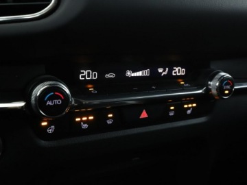 Mazda CX-30 2.0 Skyactiv-X 180KM 2019 Mazda CX-30 2.0 Skyactiv-X MHEV Navi Tempomat, zdjęcie 29