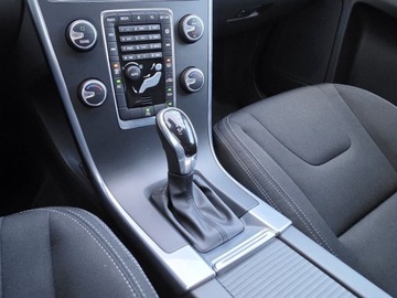 Volvo XC60 I SUV Facelifting 2.0 D3 DRIVE-E 150KM 2015 Volvo XC 60 PL Salon Kinetic D3 150KM Czujniki Naw, zdjęcie 22