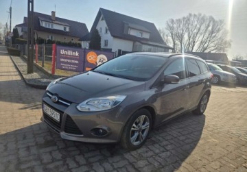 Ford Focus III Kombi Facelifting 1.0 EcoBoost 125KM 2014 Ford Focus Przeglad I ubezpieczenie do Wrzesnia. Zwolnienie z PCC. 125KM