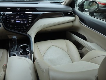 Toyota Camry IX Sedan 2.5 Hybrid Dynamic Force 218KM 2019 Toyota Camry 2.5 Hybrid, Salon Polska, Serwis ASO, zdjęcie 7