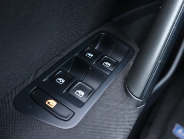 Volkswagen Golf VII Hatchback 3d 1.2 TSI BlueMotion Technology 85KM 2016 VW Golf 1.2 TSI, Salon Polska, VAT 23%, Klima, zdjęcie 15