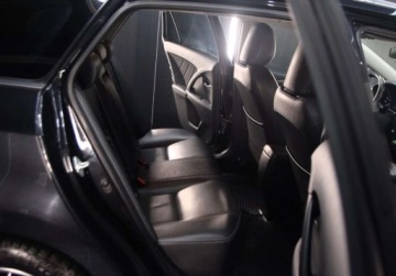 Toyota Avensis III Wagon Facelifting 2015 2.0 D-4D 143KM 2015 Toyota Avensis PL Salon _ kombi _ kamera cofania _ Alu17_ 2.0 Diesel 143KM, zdjęcie 6