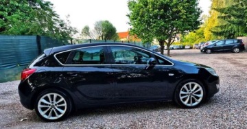 Opel Astra J Hatchback 5d 1.6 Turbo ECOTEC 180KM 2010 Opel Astra BENZYNA 180KM 5 drzwi NAWIGACJA super oakzja polecamy, zdjęcie 9