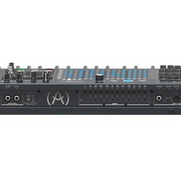 Аналоговый синтезатор Arturia MatrixBrute