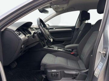 Volkswagen Passat B8 Variant Facelifting 2.0 TDI SCR 150KM 2020 Volkswagen Passat Buisness, FV23, Salon PL, Asystenci, Led, APP, Navi 2.0, zdjęcie 9