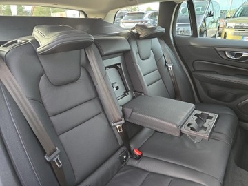Volvo V60 II  2022 V60 B3 B Core aut, zdjęcie 10