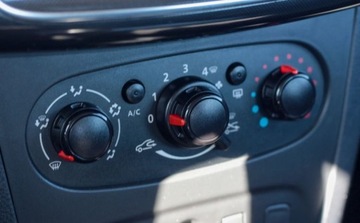 Dacia Sandero II Hatchback 5d Facelifting 1.0 SCe 73KM 2018 Dacia Sandero Sprowadzone, zarejestrowane, niski przebieg Benzyna 73KM, zdjęcie 15