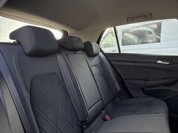 Volkswagen Golf VIII Hatchback 1.5 TSI EVO 150KM 2023 Volkswagen Golf 1.5TSI 150KM Style (Bezwypadkowa,, zdjęcie 31