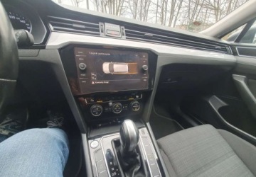 Volkswagen Passat B8 Variant 2.0 TDI BlueMotion SCR 150KM 2019 Volkswagen Passat Volkswagen Passat 2.0 TDI SCR DSG Business 2.0 Diesel, zdjęcie 19