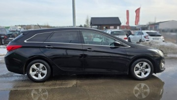Hyundai i40 Kombi 1.7 CRDi HIGH 136KM 2013 Hyundai i40 ledy xsenon duza navi mały przebieg, zdjęcie 3