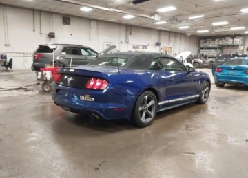Ford Mustang VI Convertible 3.7 V6 304KM 2015 Ford Mustang 2015r., V6, 3.7L, od ubezpieczalni 3.7 Benzyna 304KM, zdjęcie 4