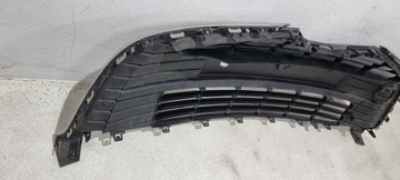 РЕШЕТКА ЦЕНТРАЛЬНОГО БАМПЕРА TOYOTA YARIS III LIFT 14-17