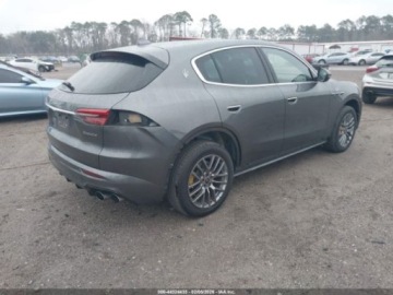 Maserati 2023 Maserati Grecale gt, 2023r., 4x4, 2.0L 2.0 Benzyna 296KM, zdjęcie 2