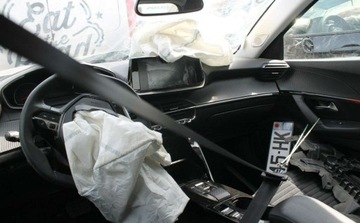 Peugeot 2008 II SUV 1.2 PureTech 130KM 2022 Peugeot 2008 1.2 Benzyna 131KM, zdjęcie 6