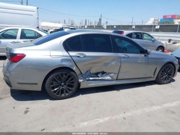 BMW Seria 7 G70 2022 BMW Seria 7 2022r., 3.0L 3.0 Benzyna 335KM, zdjęcie 4