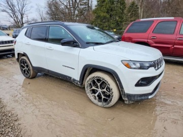 Jeep Compass II 2024 Jeep Compass Limited 2024 2.0 Benzyna 200KM, zdjęcie 4