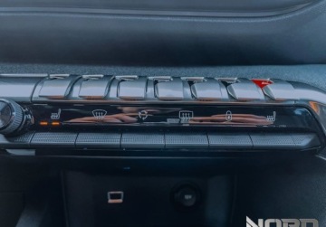 Peugeot 3008 II Crossover 1.2 PureTech 130KM 2018 Peugeot 3008 Bezwypadkowy, FV23, Automat, Allure, KredytowanieLeasing, gw., zdjęcie 31