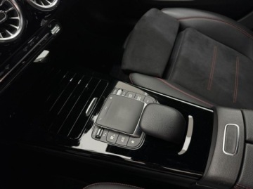 Mercedes Klasa A W177/V177 Hatchback 1.3 200 163KM 2021 Mercedes-Benz Klasa A 200 AMG Line Kamera cofania Ambiente CarPlayAndro, zdjęcie 23