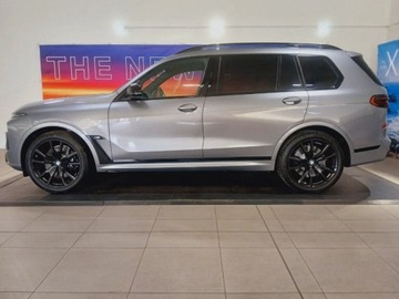 BMW X7 SUV M Facelifting 4.4 M60i 530KM 2025 BMW X7 M60i xDrive Suv 4.4 (530KM) 2025, zdjęcie 3