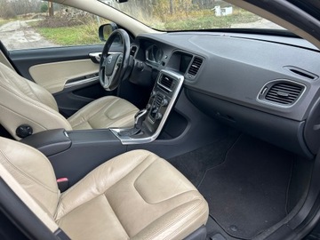 Volvo S60 II Sedan 1.6 T4 180KM 2013 VOLVO S60 turbo benzyna, 180 KM, 182 tyś. km., zdjęcie 5