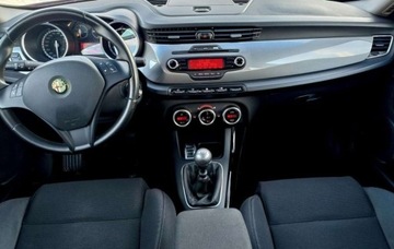 Alfa Romeo Giulietta Nuova II Hatchback 5d 1.4 TB 16v 120KM 2011 Alfa Romeo Giulietta Alfa Romeo Giulietta 1.4 Benzyna 120KM, zdjęcie 18