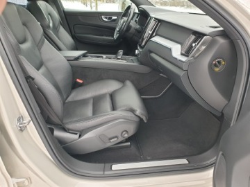 Volvo XC60 II 2019 VOLVO XC60 MR2020 4x4 AUT, PANORAMA, virtual cockpit, sport fotel, KAMERA, zdjęcie 23