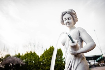 Фонтан для пруда Садовые фигурки из бетона.